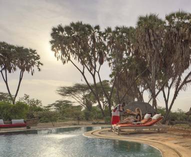 Zwembad bij Saruni Rhino Kenia