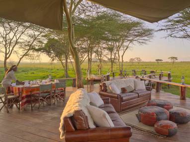 lounge dek bij sirikoi lodge in kenia