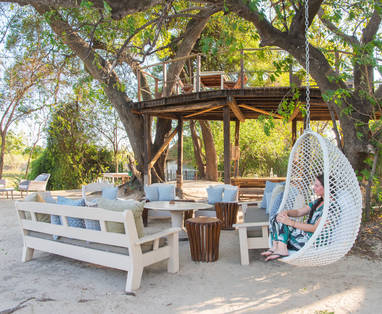 Sindabezi Island lounge