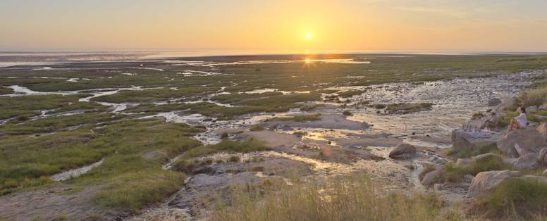 Sundowner bij schitterend landschap van Lake Manyara