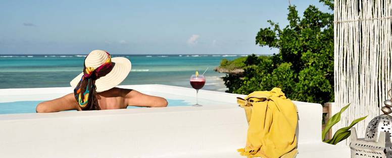 Upendo_Beach_privezwembad