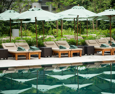 Zwembad bij The Sukhothai Bangkok in Thailand