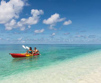 Denis-Private-Island_Leisure_Kayaking