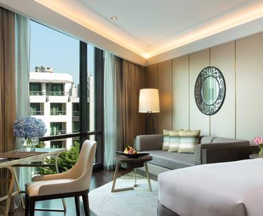 Slaapkamer bij Siam Kempinski Hotel in Bangkok, Thialand