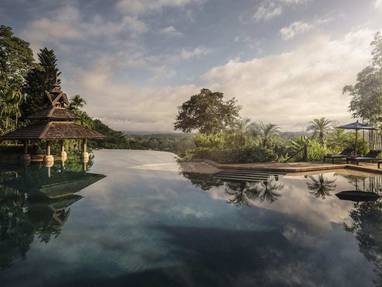 Zwembad bij het Anantara Golden Triangle Elephant Camp & Resort in Chaing Rai, Thailand