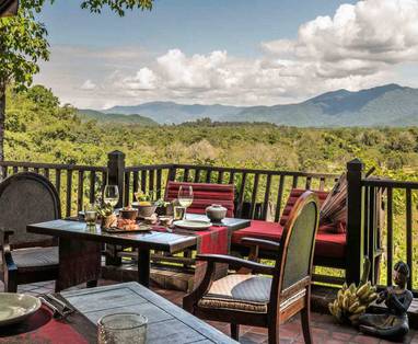 Sale Mae Nam restaurant bij het Anantara Golden Triangle Elephant Camp & Resort in Chaing Rai, Thailand