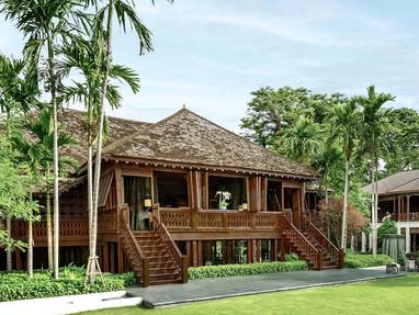 Zij vooraanzicht villa 137 Pillars House