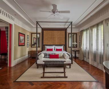 Slaapkamer William Bain Terrace suite  137 Pillars House in Chiang Mai