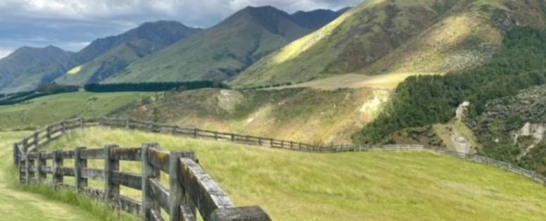 Nieuw-Zeeland_Zuidereiland_-_uitzicht_vanuit_ecolodge_Mahu_Whenua_bij_Lake_Wanaka_Raaijmakers_2022