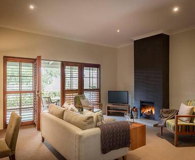 Hamilton_2017_LR_King_Spa_Suite_(5)