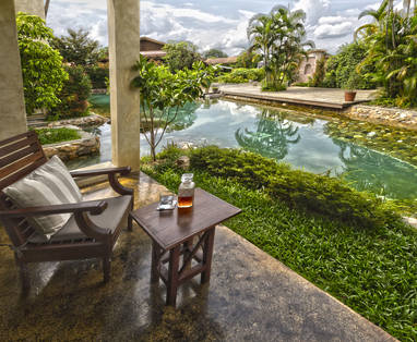 Zwembad Reverie Siam in Pai, Thailand