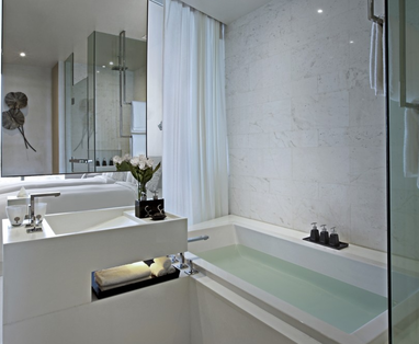 Badkamer cozy kamer bij SO/ Bangkok in Thailand