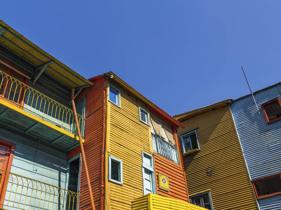 Een kleurrijk gebouw in La Boca, Argentinië.