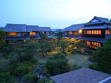 Yoyokaku Karatsu tuin