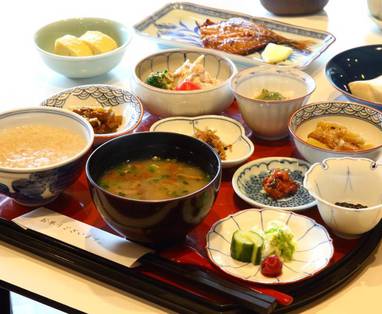 Yoyokaku Karatsu Japans ontbijt