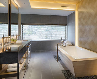 Presidential_Suite_Bath