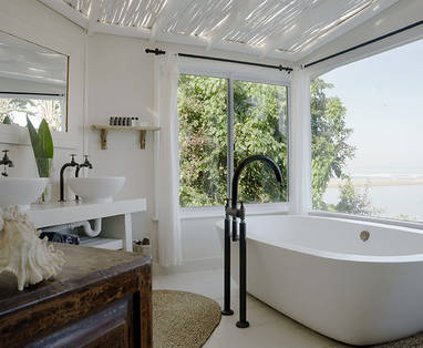 Emlonyeni-DS-Suite-bathroom