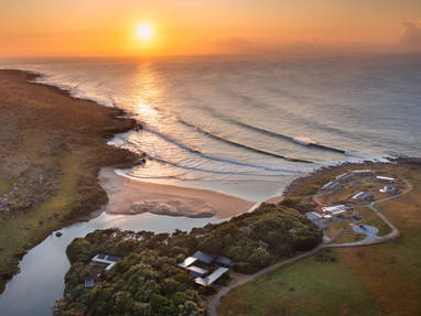 GweGwe luchtfoto met zonsondergang