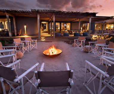 Gwe Gwe boma in de avond