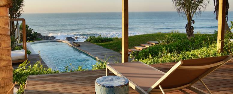 SALA_Pool_View_Room_(2)_patio