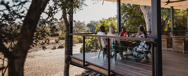 Tanda Tula Safari_Camp_-_Lunch_on_the_deck