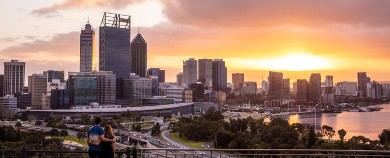 uitzicht op Perth met wolken