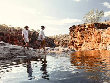 twee mannen bij Bell Gorge