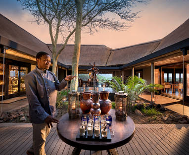 welkomsdrankje phinda mountain lodge