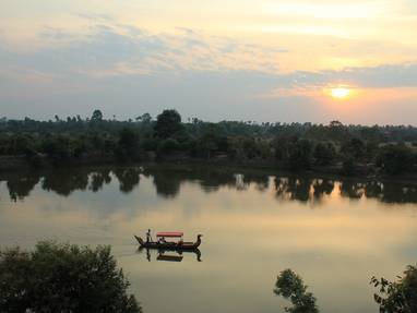boot op rivier cambodja