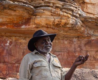 140698-Rock_Art_Tour__Yibekka_Kakadu_To-56