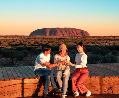 140637-Relaxing_at_Uluru-56