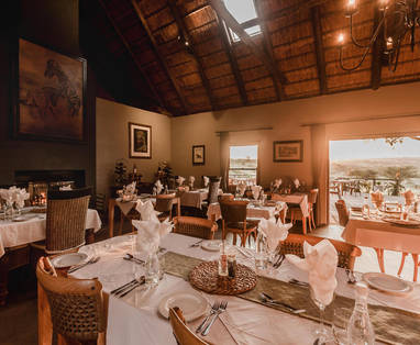 Hlosi_Game_Lodge_Dining_Room