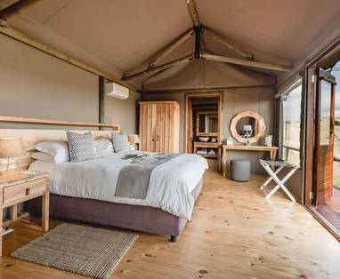 Hlosi_Game_Lodge_Safari_Tent_