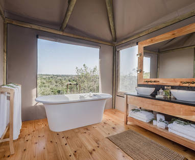 Hlosi_Game_Lodge_Safari_Tent_Bathroom