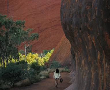 141681-Exploring_Uluru-56