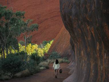141681-Exploring_Uluru-56