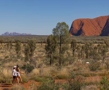 142196-Base_walk__Uluru-56
