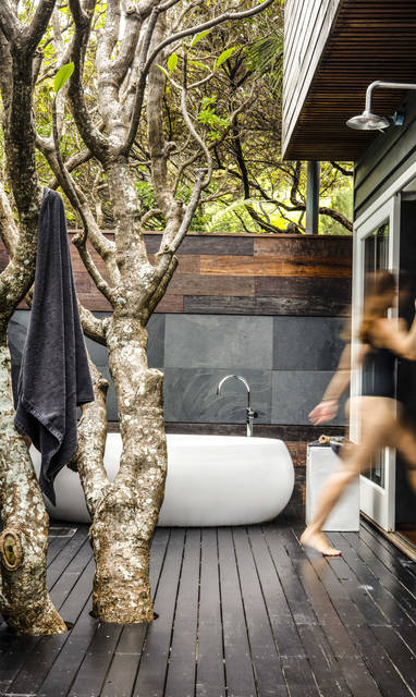 SOLHR-lidgbird-pavilion-bathing