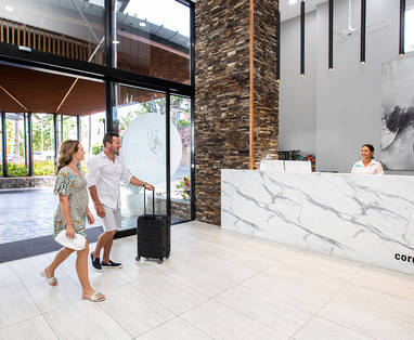 airlie-beach-coral-sea-resort-reception