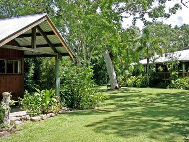 mungumby-homestead-and-cabin-square-1024x845