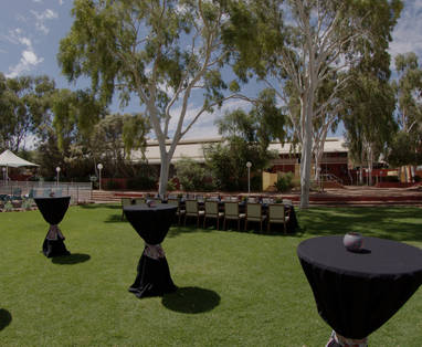 Desert_Gardens_Hotel_Poolside