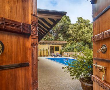 Entree van Baan Mina Villa van Koh Jum Beach Villa's