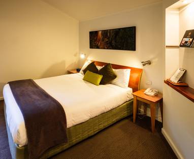 Spa_Suites_Bed