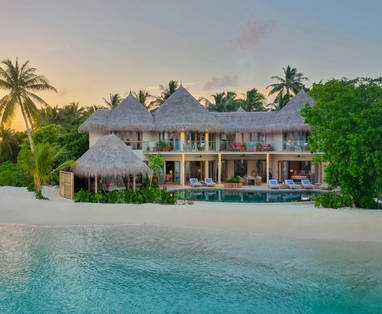 grote villa op het strand bij nautilus