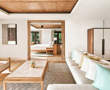 01_Signature_Ocean_View_Pool_Suite565_FINAL