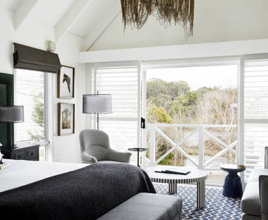 Lake-House_Daylesford_Waterfront-Pool-Studios