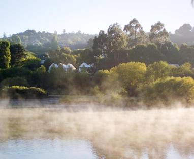 Lake-House_Daylesford_Mist-Lake-View-Horizontal