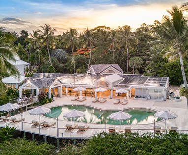 luxury-elandra-resort-pool-deck