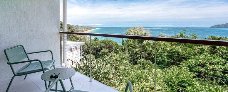 mission-beach-accommodation-oceanview-balcony