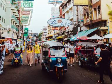 Tuk tuk door de stad
